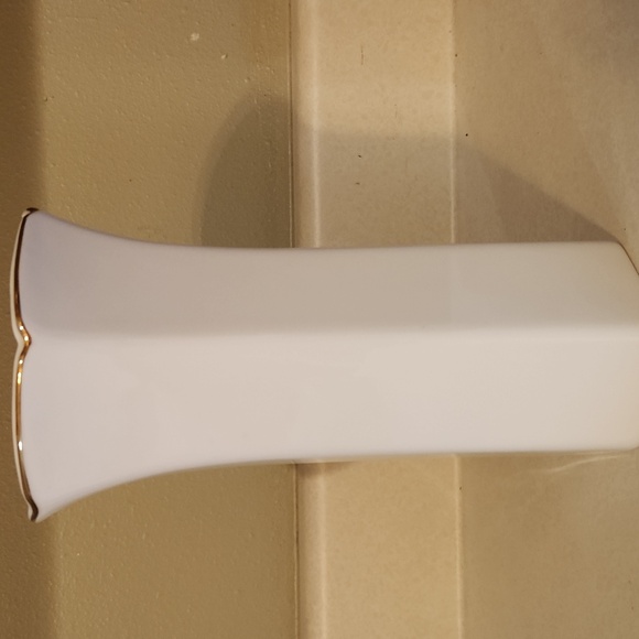 Otagiri Iris Bouquet Ceramic Vase - Picture 2 of 7